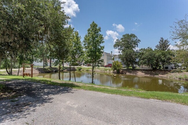 Building Photo - 136 Prescott Dr