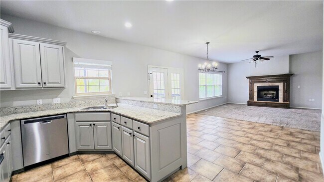 Building Photo - 36 Westbury Dr