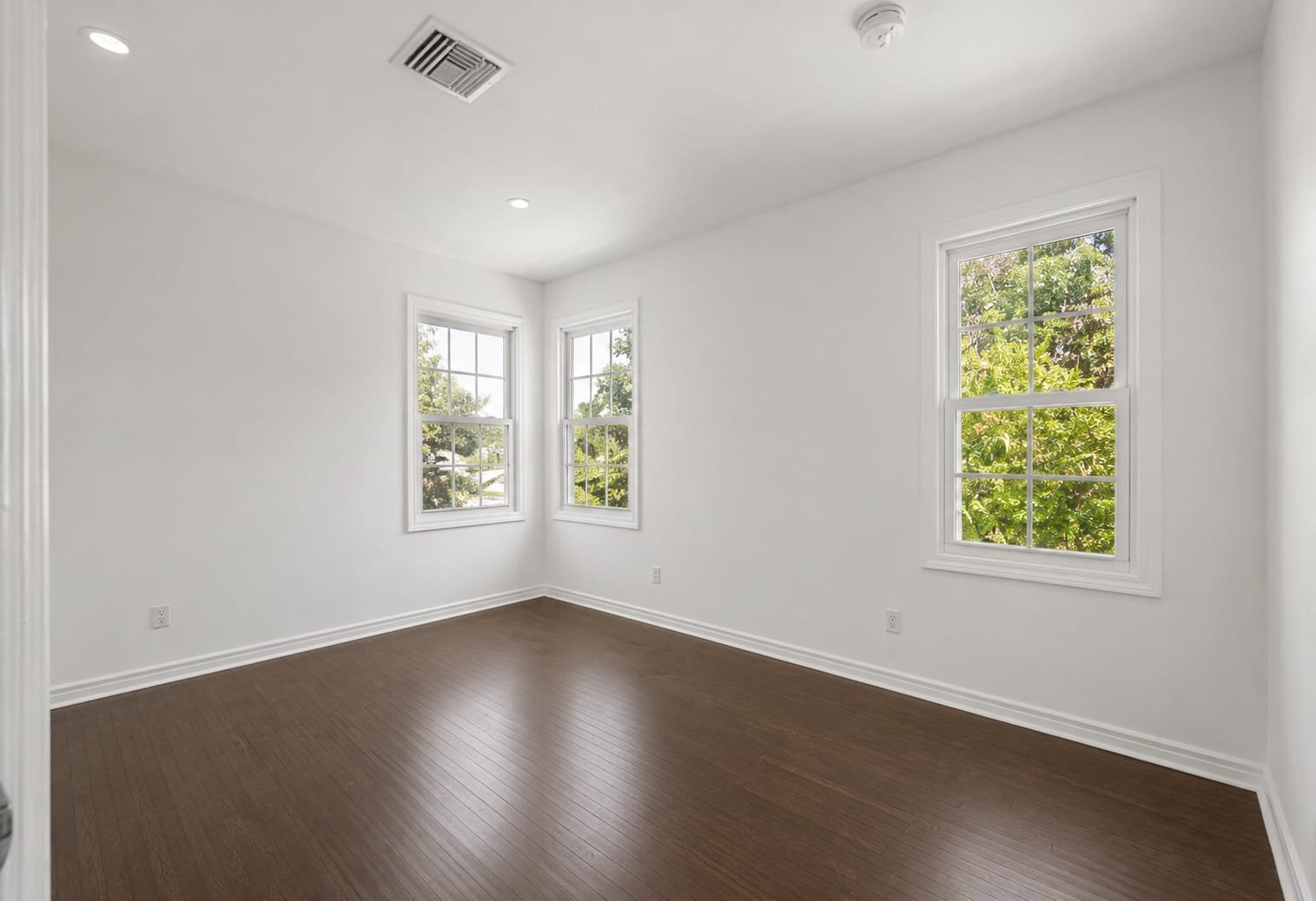 Building Photo - 138 N Hamel Dr