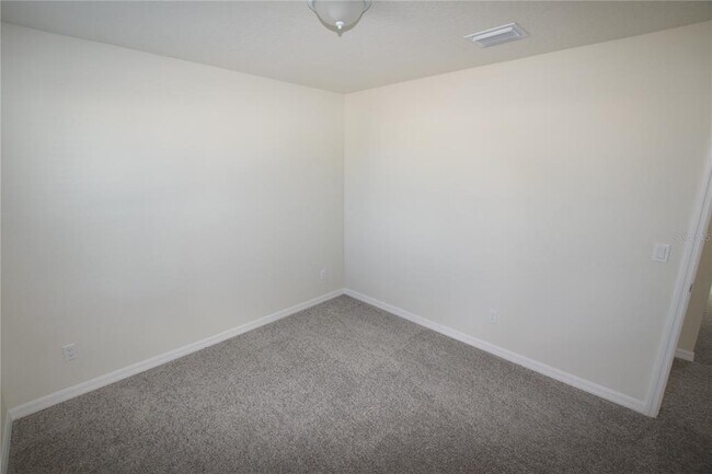 Building Photo - 5048 Holm Oak Dr