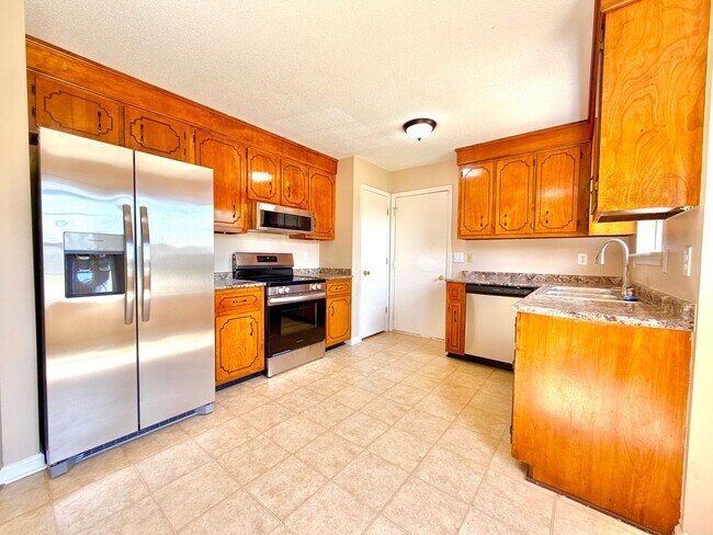 Building Photo - 1215 Marla Dr