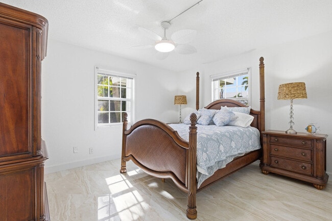 Building Photo - 1050 Sugar Sands Blvd