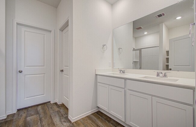 Building Photo - 3046 Bloomsbury Ter Dr