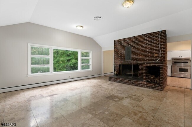 Building Photo - 62 Gaston Rd