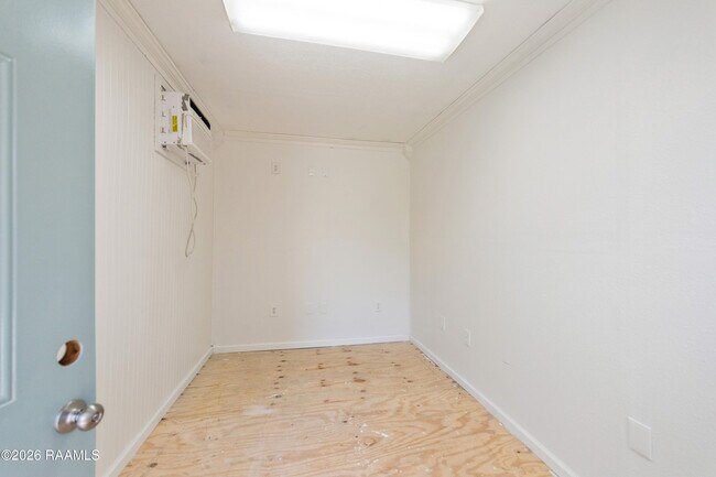 Building Photo - 206 Oak Hill Ln