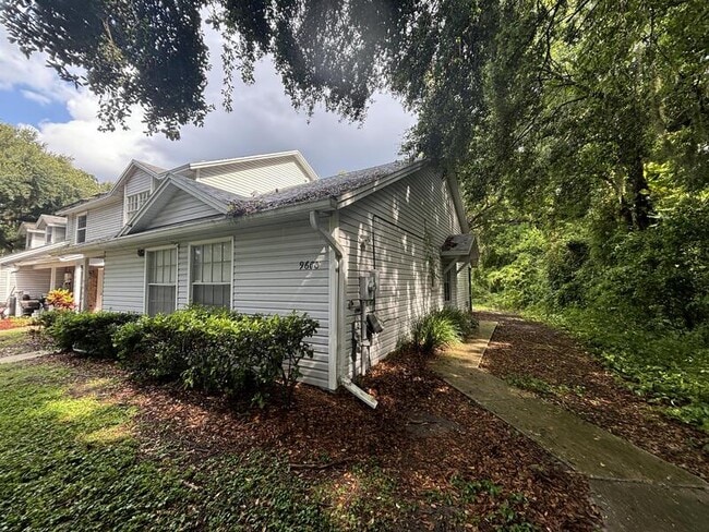 Primary Photo - 9600 River Walk Ct