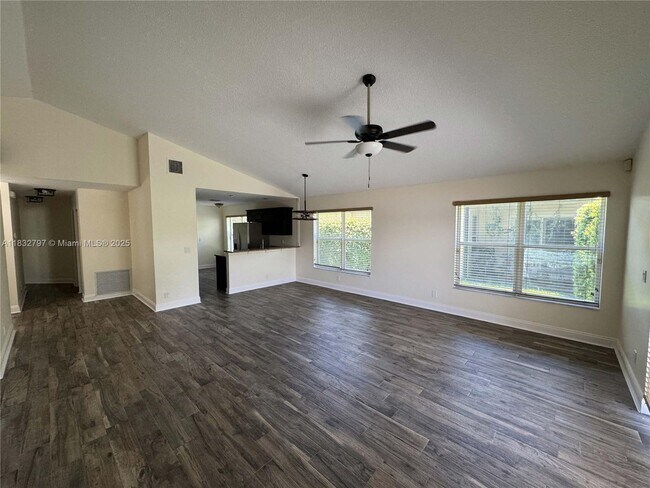 Building Photo - 2823 Lake Park Cir E