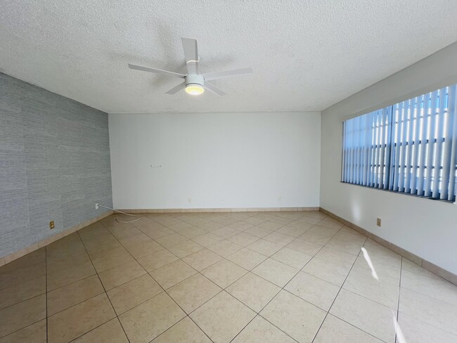 Building Photo - 82 Normandy Ln