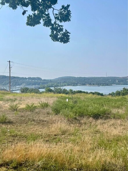 Building Photo - 136 Kimberling City Ctr Ln