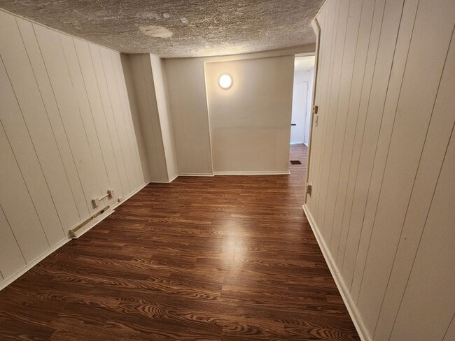 Building Photo - 3 Bedroom Home Available in Harrisburg!