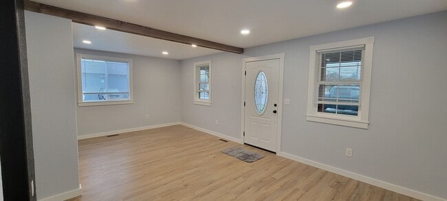 Building Photo - 414 N Madison St