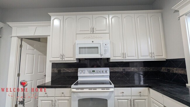 Building Photo - 4520 S Thompson Ave