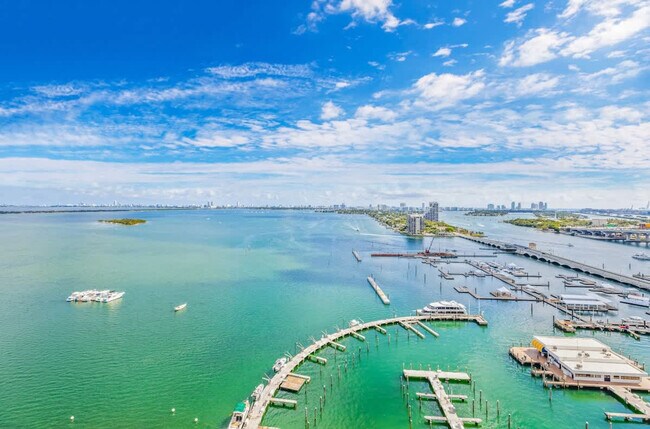 Building Photo - 1717 N Bayshore Dr