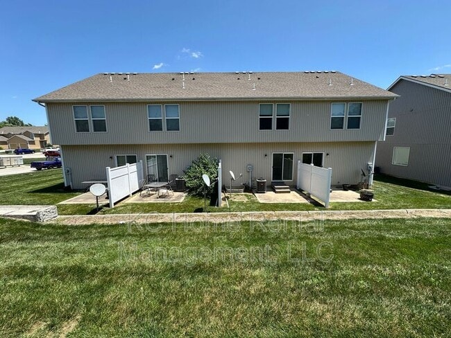 Building Photo - 1610 N 127th St