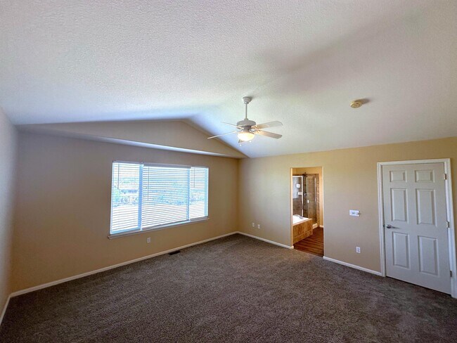 Building Photo - 16740 Firebrick Dr