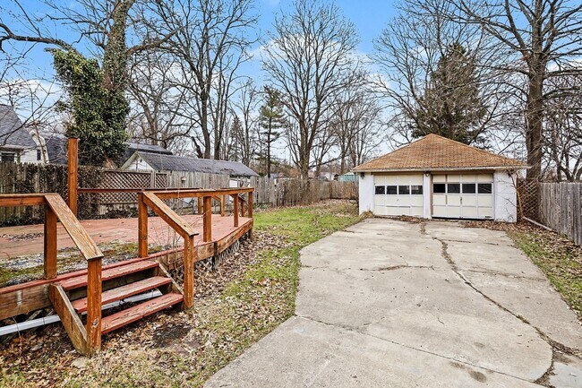 Building Photo - 530 Liberty St