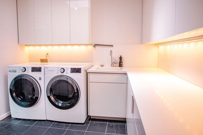 Building Photo - One of a kind private estate on Gravelly Lake in Lakewood