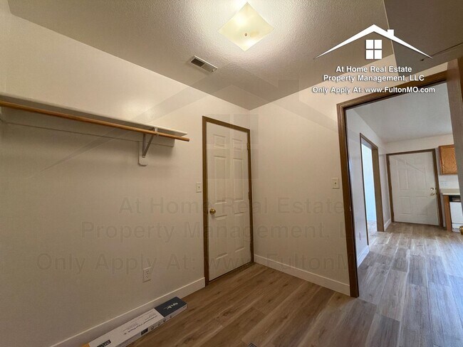 Building Photo - 469–471 Law Court