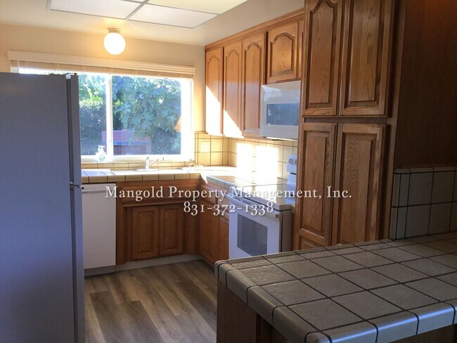 Building Photo - Spacious 3-Bed 2-Bath Home in South Salina...