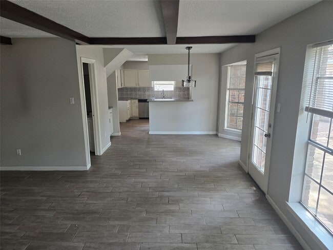 Building Photo - 3211 Highland Laurels Dr