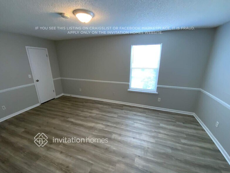 Building Photo - 10828 Losco Jct Dr