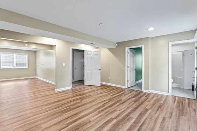 Building Photo - 5912 Mercury Dr