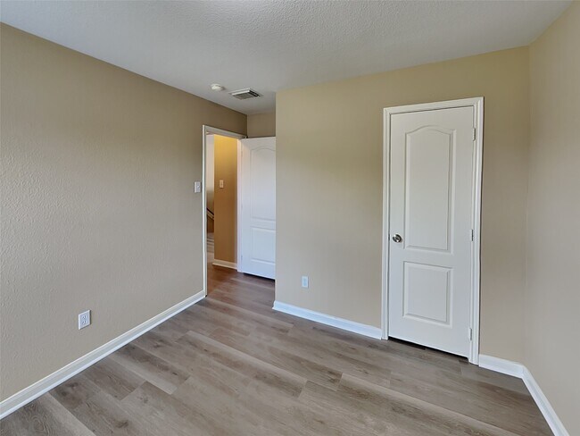 Building Photo - 18107 Quiet Ridge Ln