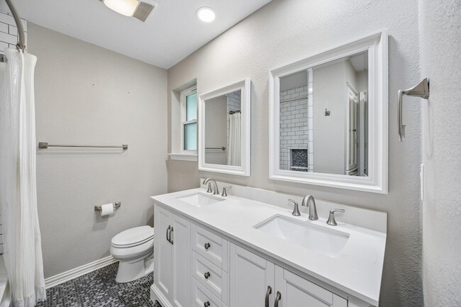 Building Photo - 2223 Freeland Way