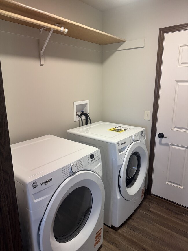 Building Photo - 210 W Samuel Ave