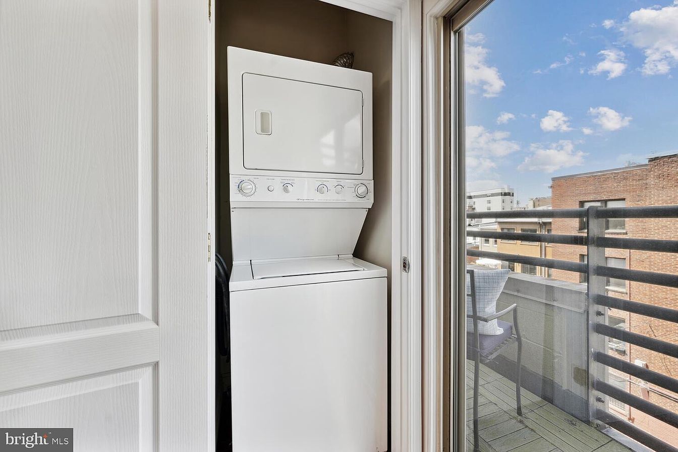 Building Photo - 1321 Euclid St NW