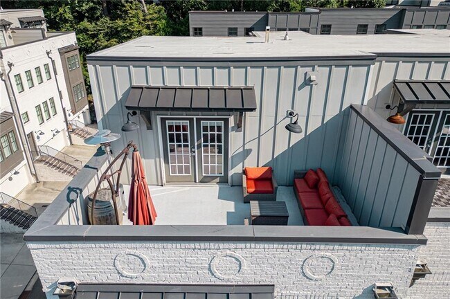 Building Photo - 1801 Huntington Hills Ln NW