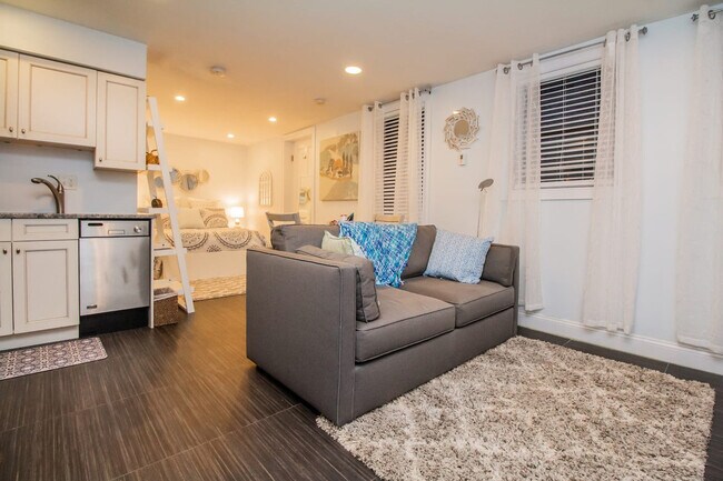 Building Photo - 22 Hancock St