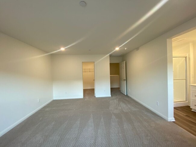 Building Photo - 3943 E Carmel Privado