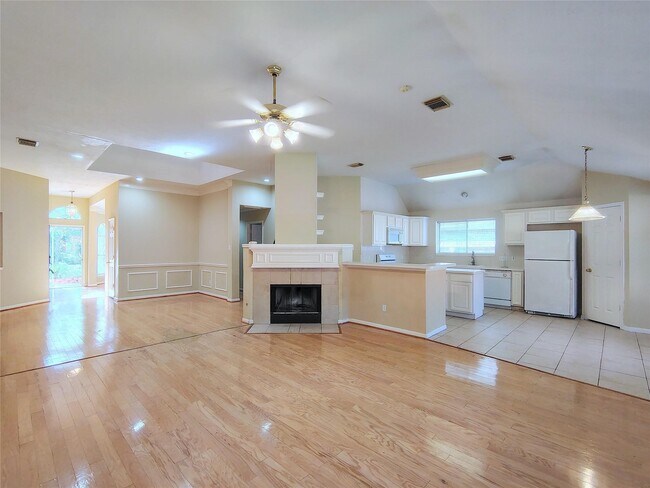 Building Photo - 818 Presley Way