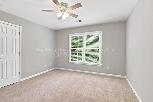 Building Photo - 6725 Ridgefield Dr