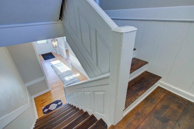 Building Photo - 796 Long Ln