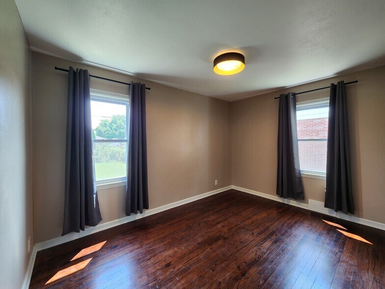 Building Photo - 1301 Lombard Ave