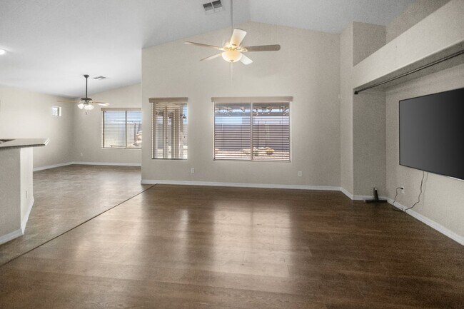 Building Photo - Buckeye Home