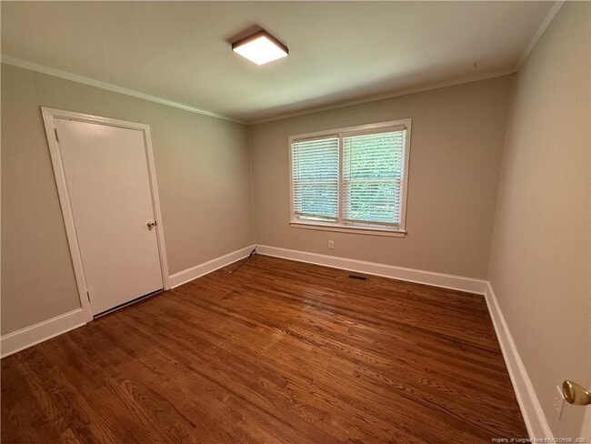 Building Photo - 907 Evans Dr