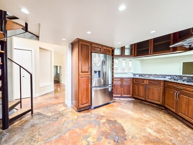 Building Photo - Spacious 3BD Rambler