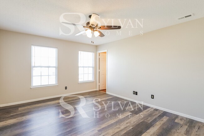 Building Photo - This lovely 4BR, 2.5BA home is move-in ready