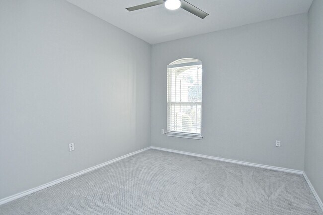 Building Photo - 313 Essex Ln