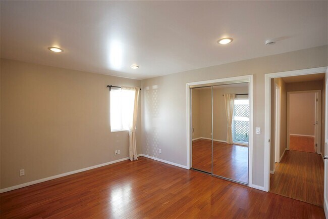 Building Photo - Beautiful North Hollywood 3 Bedroom, 2 Bath Single Family Home  *** Non-Smoking***