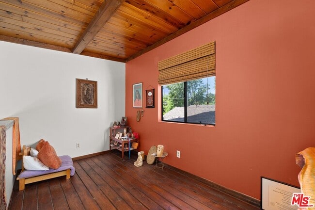 Building Photo - 22620 Dolorosa St