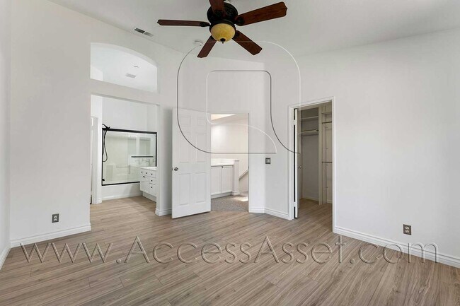 Building Photo - 3410 E Salisbury Cir
