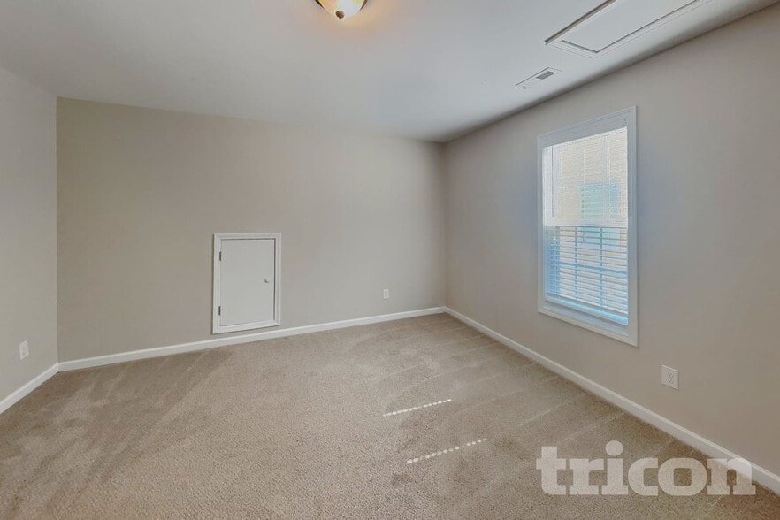 Building Photo - 557 McCarthy Dr