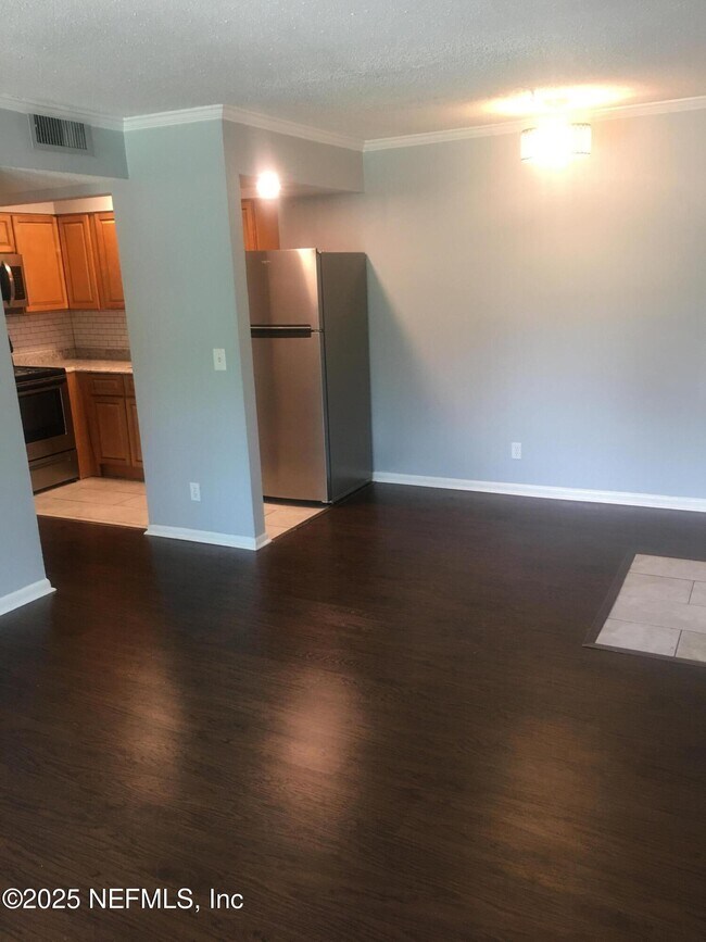 Building Photo - 3307 Mayflower St