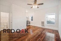 Building Photo - 915 S Carondelet St