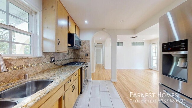 Building Photo - 19022 Sylvan St