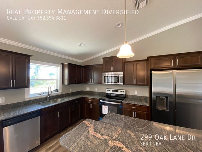 Building Photo - 299 Oak Ln Dr